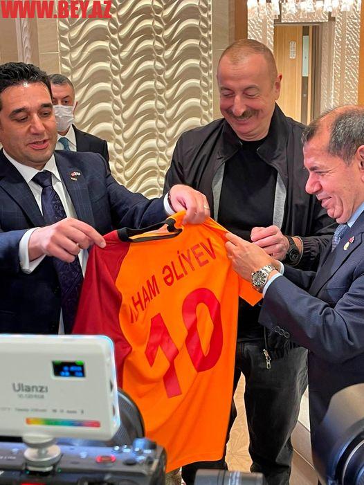 “Qalatasaray”ın prezidentindən İlham Əliyevə hədiyyə