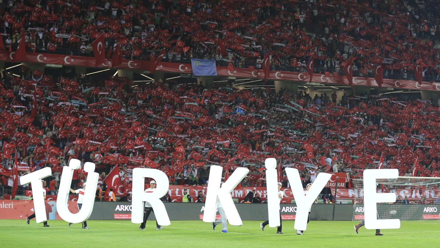 Türkiyənin məşhur futbol klubu fəaliyyətini dayandırdı